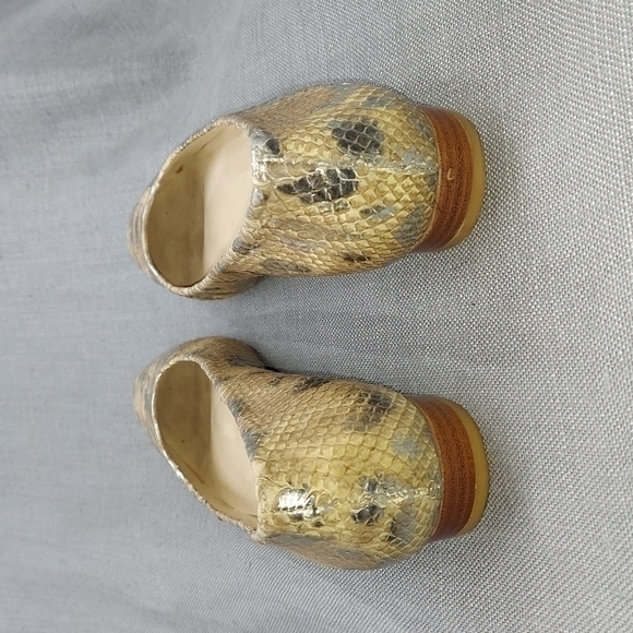 Stuart Weitzman Snake Skin Design Square Nose Pointed Flats Size 10.5 N - Picture 4 of 13